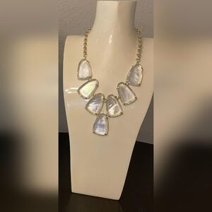 Stunning Kendra Scott Harlow Statement Necklace in Iridescent Mother of Pearl